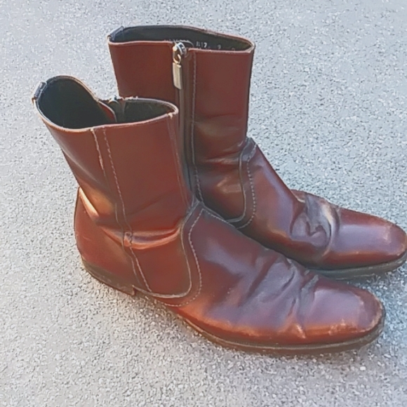 Salvatore Ferragamo - Picture 1 of 3